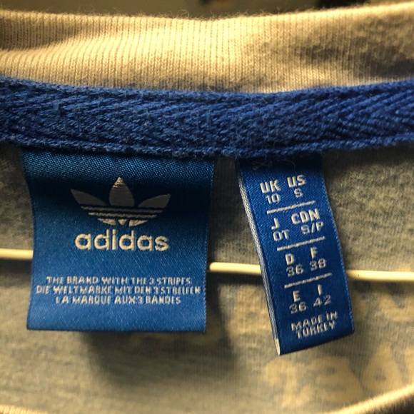 Size small adidas t-shirt - Picture 2 of 3